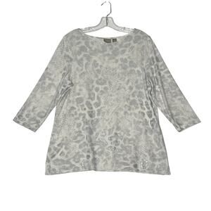 Chicos Cozisoft Snow Leopard Foil 3/4 Sleeve Top Cream Silver Womens 2 Large